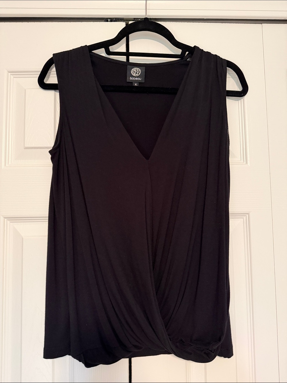 bobeau Black Sleeveless V-Neck Draped Twist Front Camisole